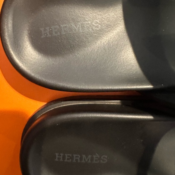 Hermès Chypre Black Sandals 36 - Picture 3 of 5